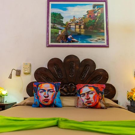 Hotel Posada De Roger Пуерто Валярта Екстериор снимка